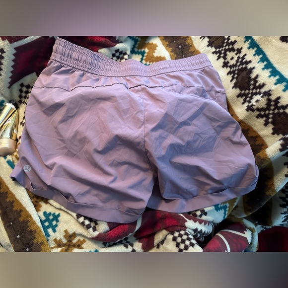 Lululemon Shorts Women's fits like medium - Picture 3 of 4